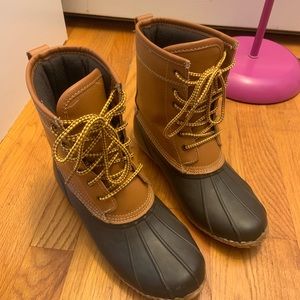 Duck boots